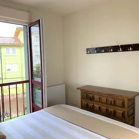 Brise Des Hafens Llanes